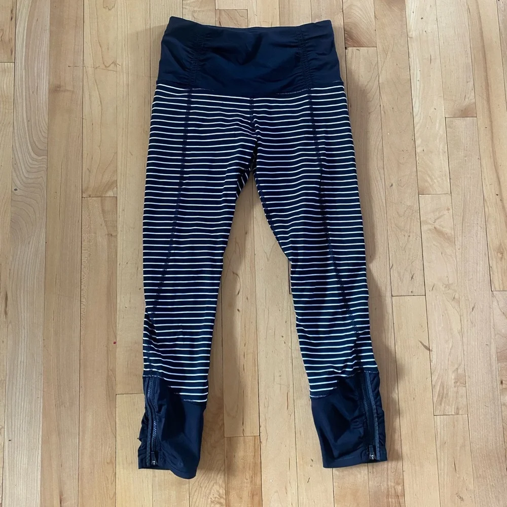 Lululemon Runday Parallel Black and White Crop Leggings - Picture 2 of 8